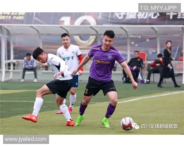 与足球明星亲密对话畅谈梦想与人生的精彩瞬间